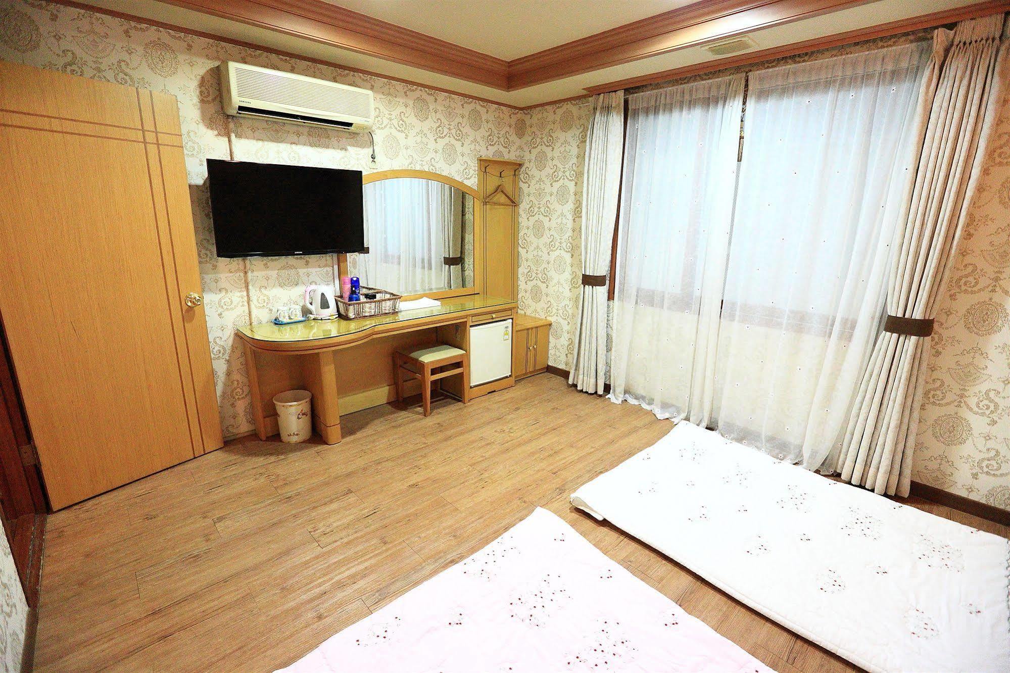 Jeju Olleh Hotel Экстерьер фото